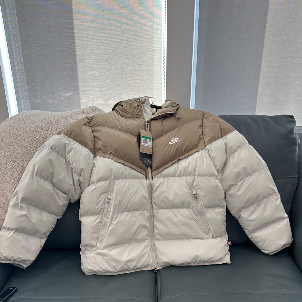 Nike Storm Fit Windrunner Primaloft Puffer Jacket - Picture 2 of 5